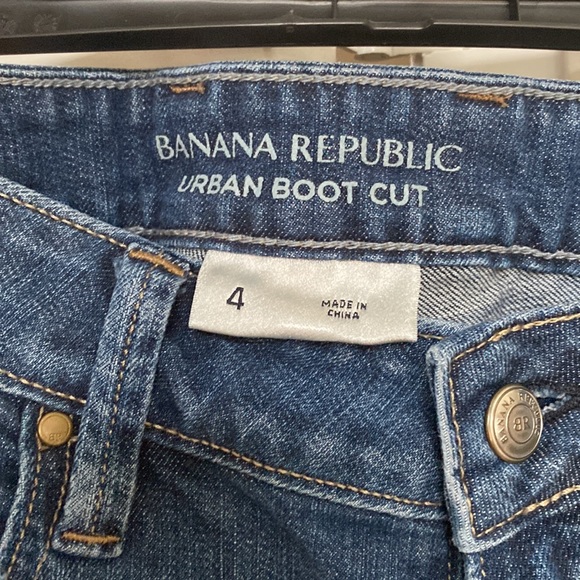 Banana Republic Urban Boot Cut, Size 4 - Picture 4 of 9